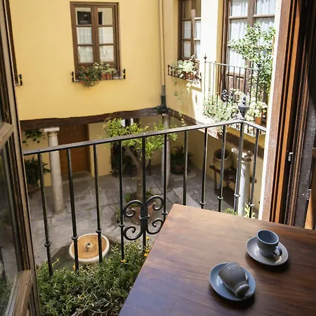 Alh Patio * غرناطة